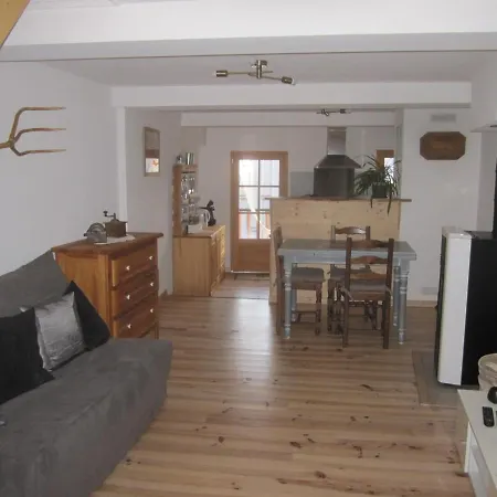 Apibus Domus - Chris Et Steph Villa Guillaumes Exterior photo